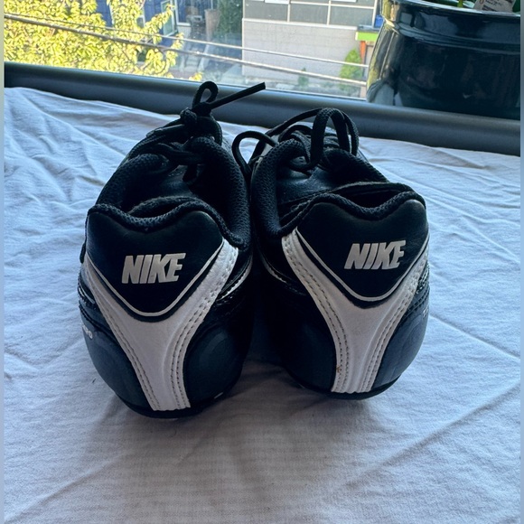 Kids Nike Soccer Cleats Size 13 - Picture 2 of 10